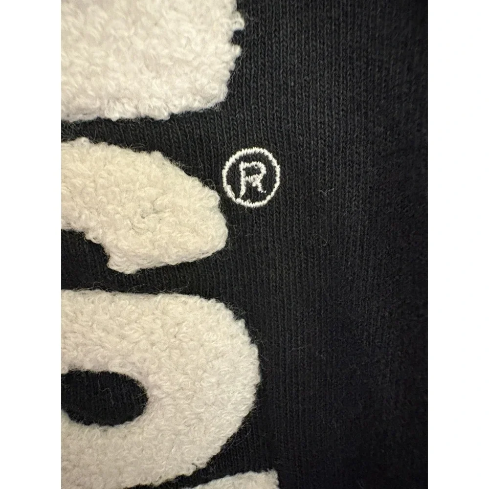 Levi's Men's Black and White Sherpa Logo Tee. Size‎ XL